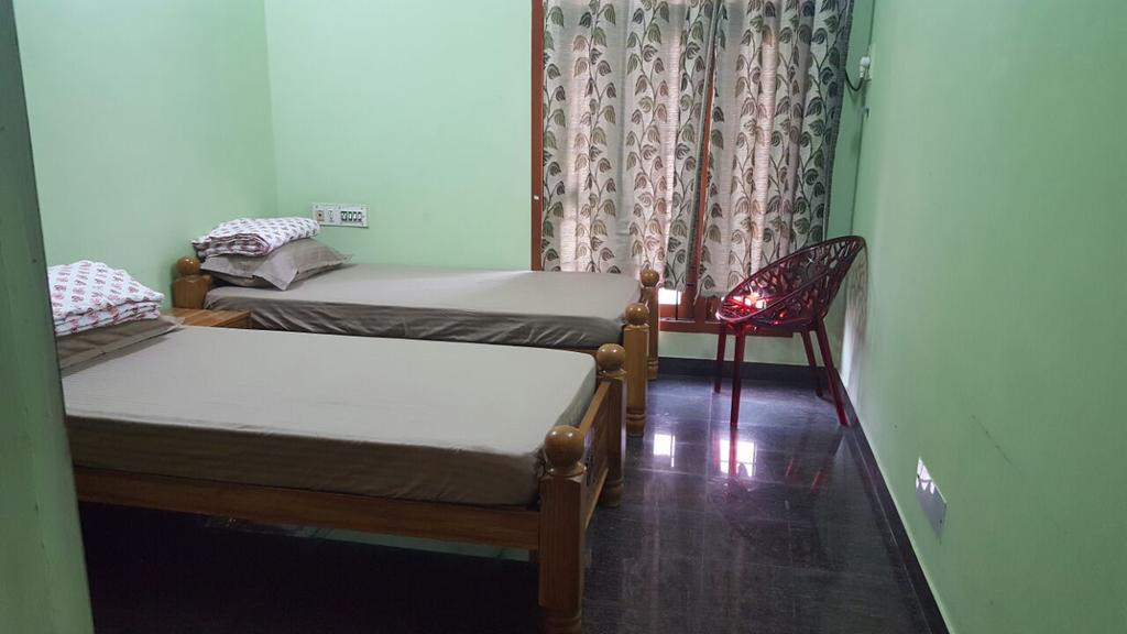 Gokstay Madras Buitenkant foto